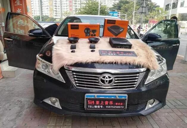 豐田凱美瑞與歌劇世家相互訴說秘密心事【肇...