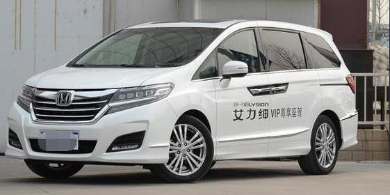 偶然看到本田艾力紳的原車?yán)?，我隔天就去做了音響改裝