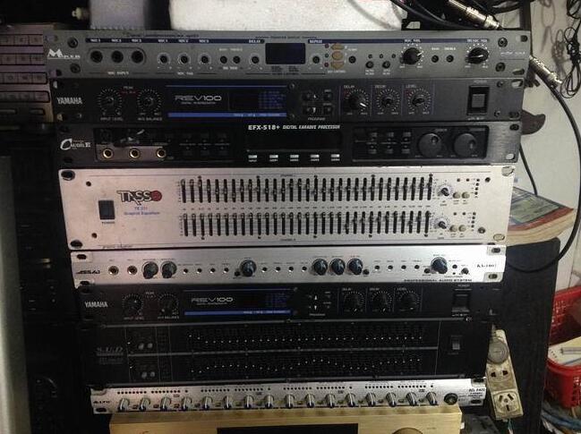 加入均衡器來調(diào)整音響系統(tǒng)時(shí)，要對音響系統(tǒng)...