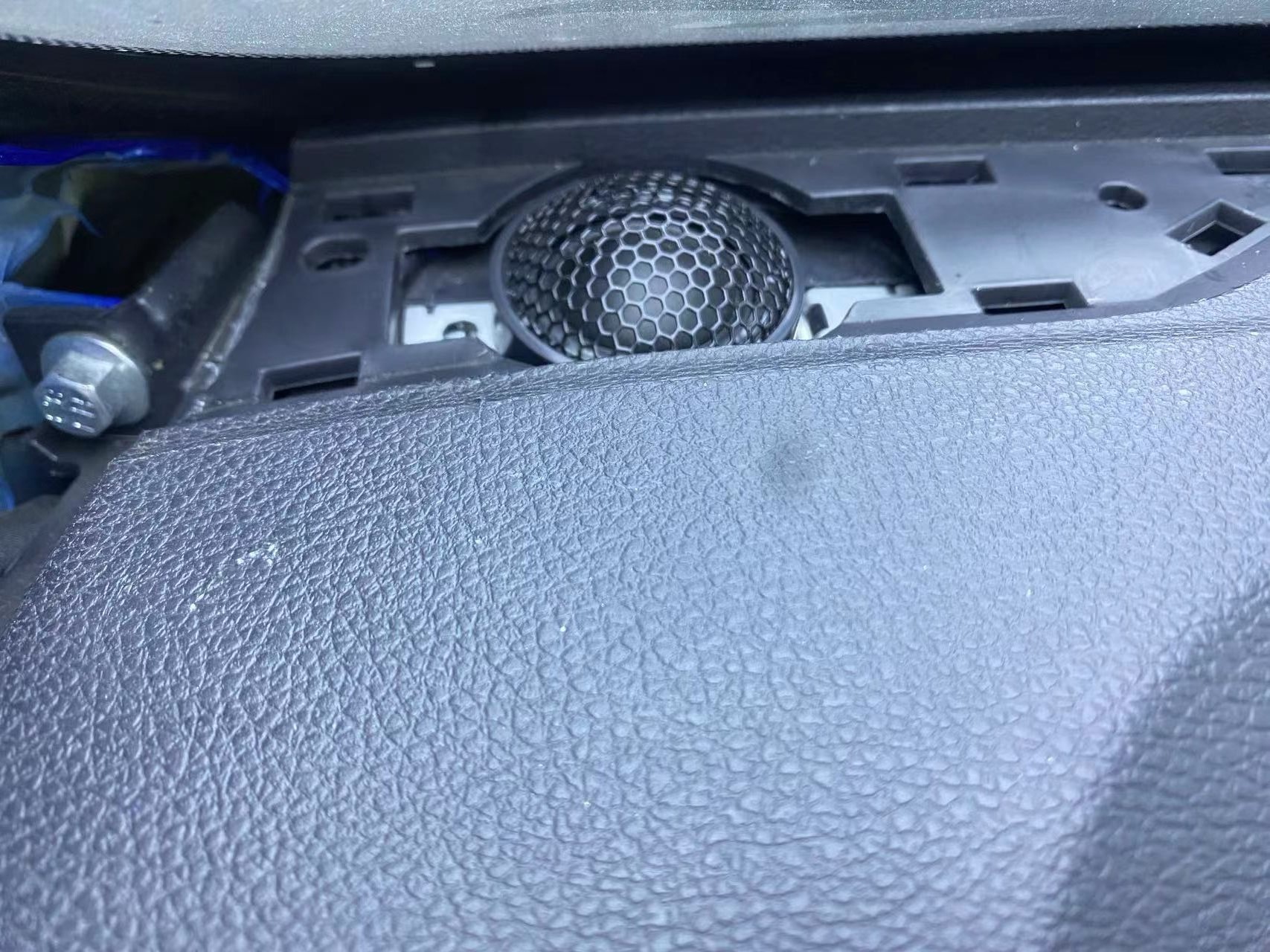 上汽大通皮卡改裝歌劇世家音響 前場兩分頻...