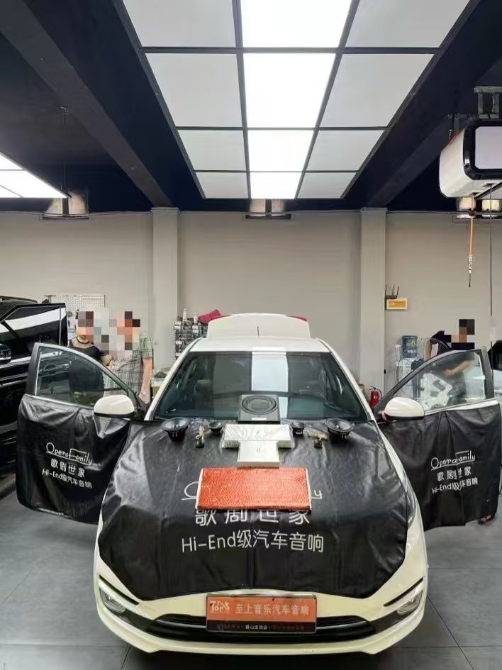 起亞K2音響升級，讓出行充滿期待！