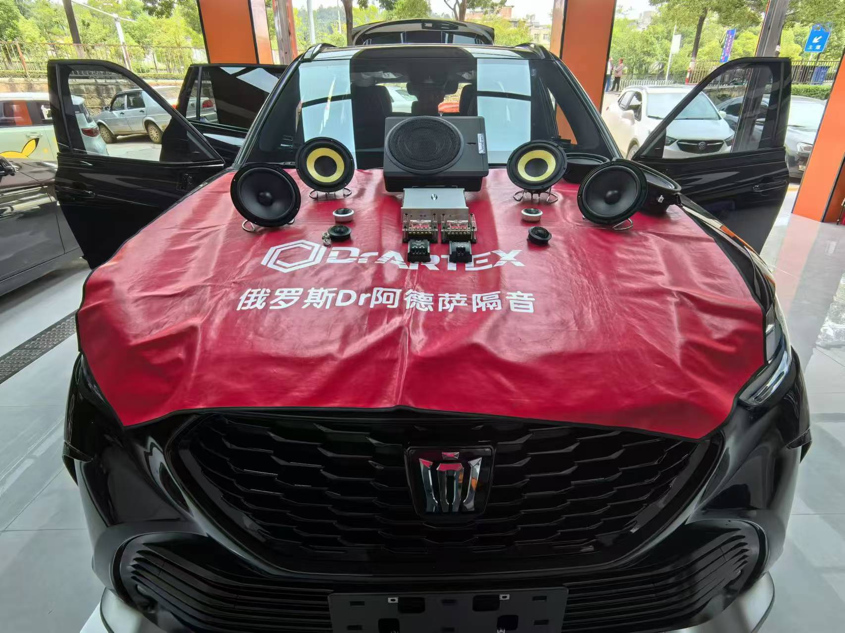 豐田皇冠陸放音響升級，享受音樂的純粹！