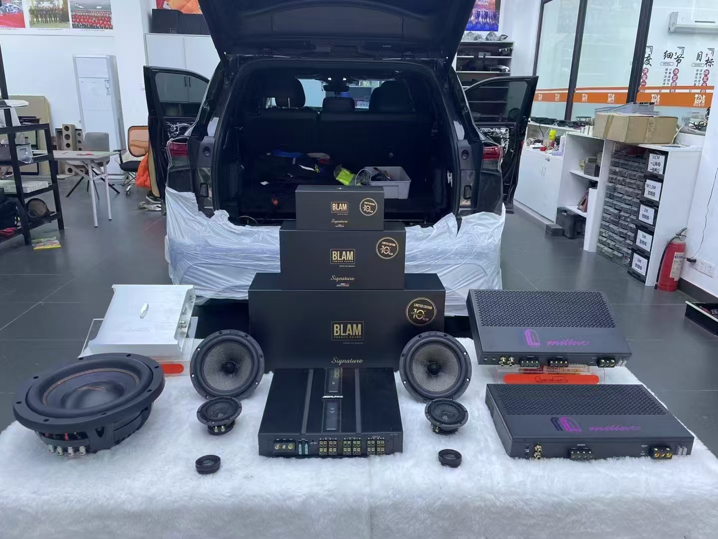 豐田皇冠陸放音響升級(jí)，邂逅法式浪漫音律