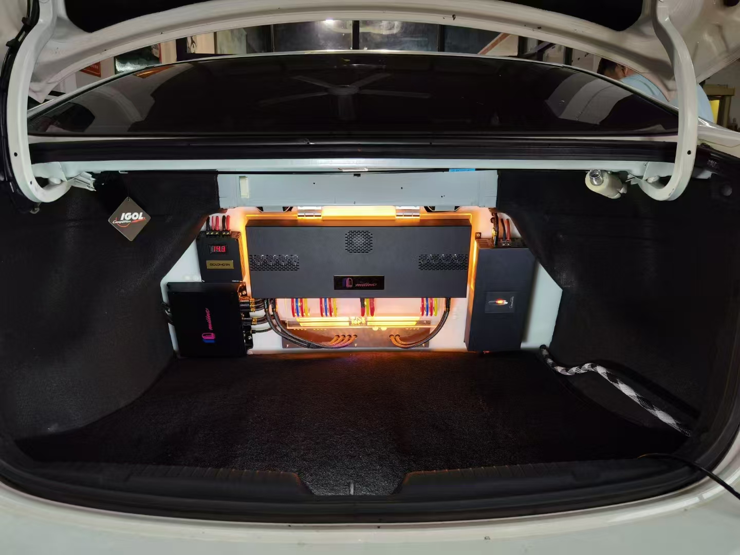 現(xiàn)代朗動(dòng)音響升級(jí)，提升您的愛(ài)車(chē)音質(zhì)