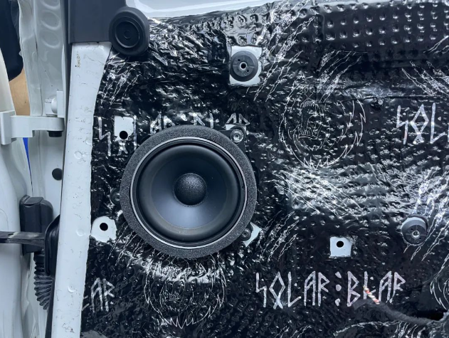 前聲場(chǎng)：邁博特寶馬專(zhuān)用三分頻喇叭 (2).png